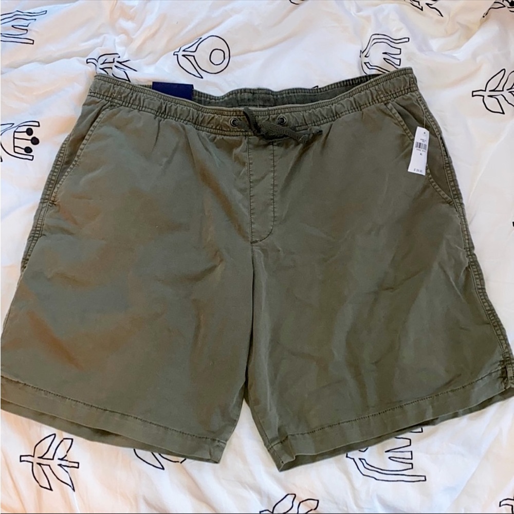 Green Gapflex mens shorts brand new
